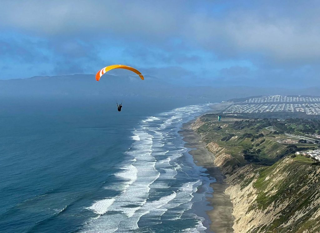 Tandem paragliding flight